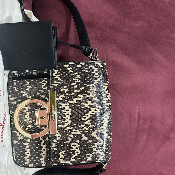 Salvatore Ferragamo Cross Body - Picture 4 of 5